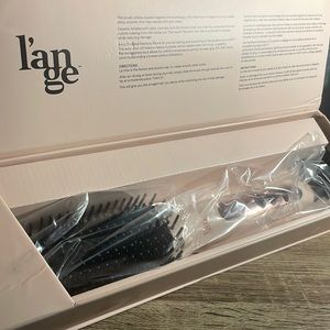 l’ange straightening brush NEVER USED